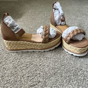 NWT dolce vita platform sandals